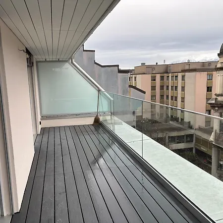 Appartement Experience Unique A Lausanne, Floor On Train Station
