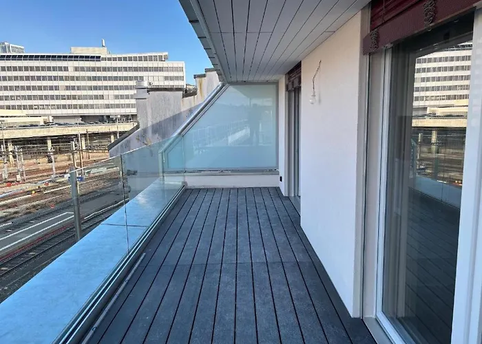 Appartement Experience Unique A Lausanne, Floor On Train Station