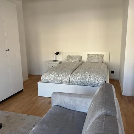 Expérience Unique à Lausanne, Floor On Train Station Losanna